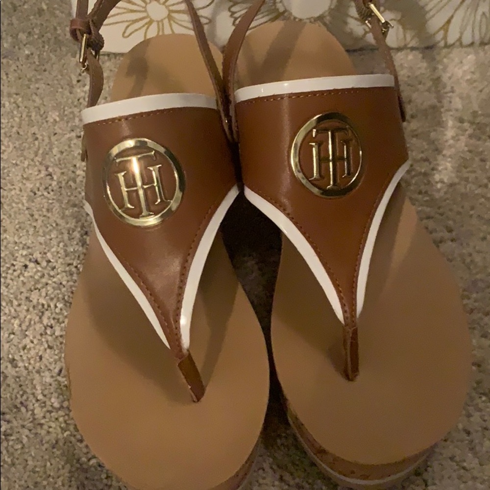 Tan Tommy Hilfiger thong sandals